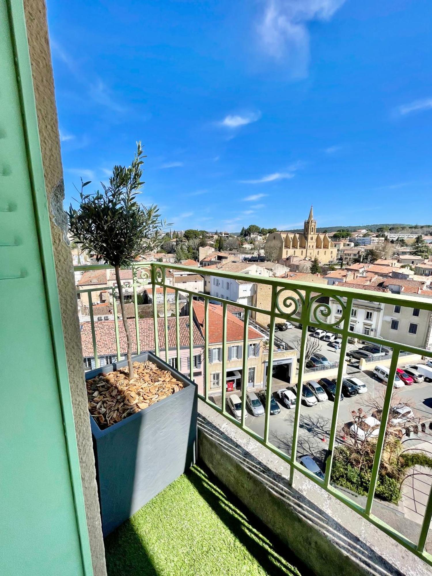 Le Panoramique Salonais Apartment Luaran gambar