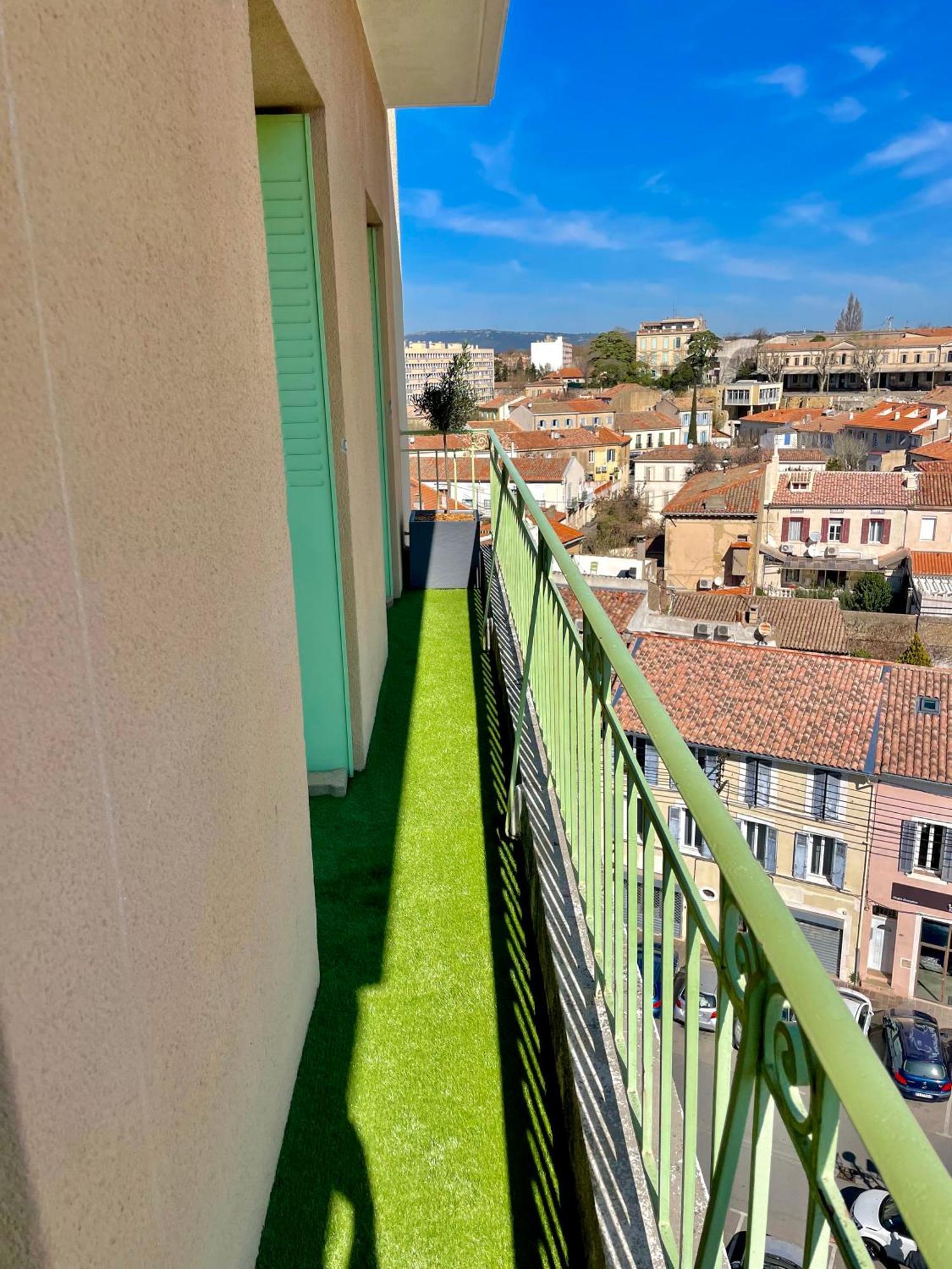 Le Panoramique Salonais Apartment Luaran gambar